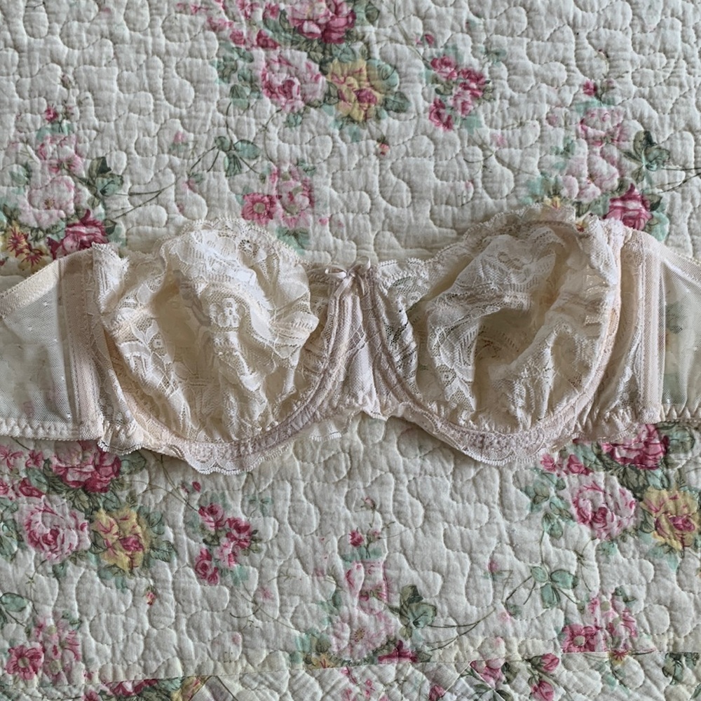 Vintage VS Cream Lace Bra